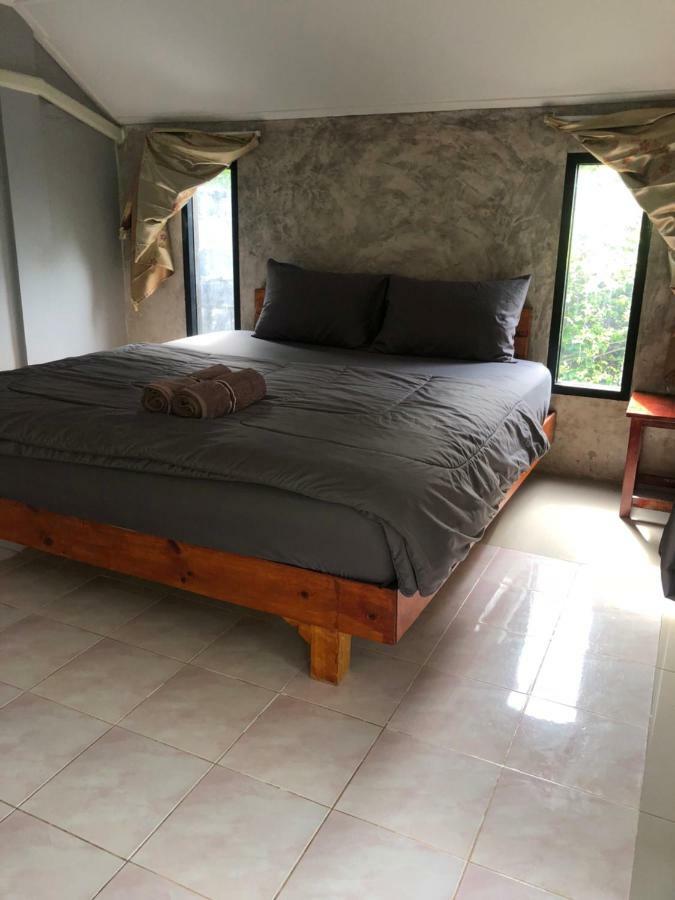 Poopreaw Koh Larn Apartman Kültér fotó